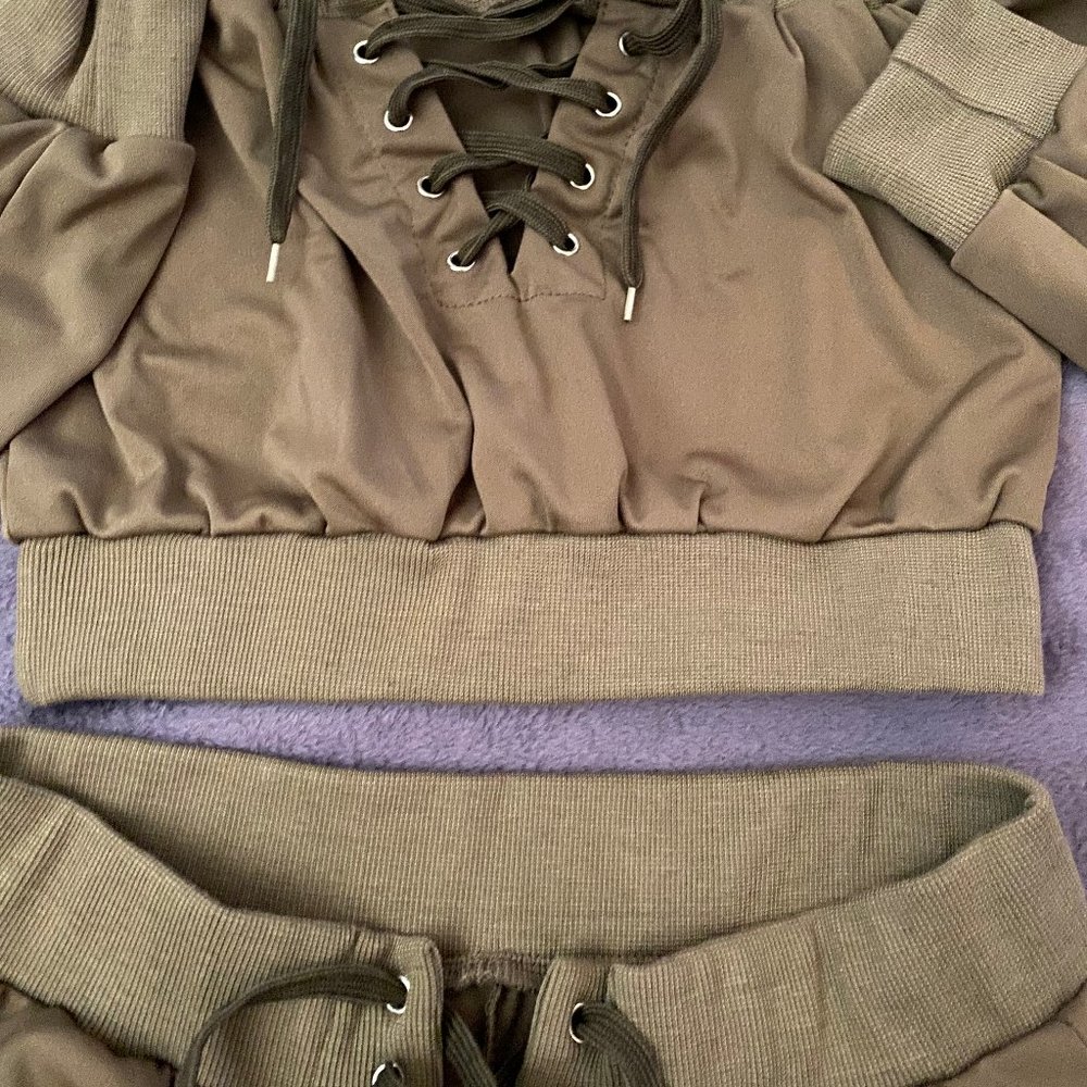Matching sets - Picture 5 of 5